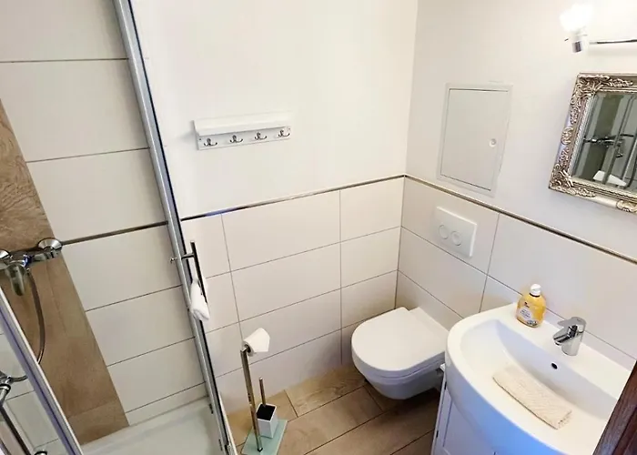 アパート ガストハウス アム プレーンライン